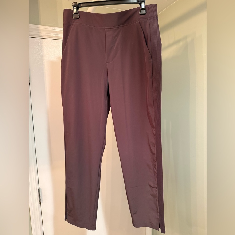 Athleta Brooklyn Heights Rib Waist Ankle Pant – Size 8 – Mahogany Plum Bro - EUC